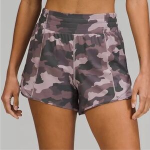 Lululemon Hotty Hot Shorts Camo Misty Mauve 4” Size 6